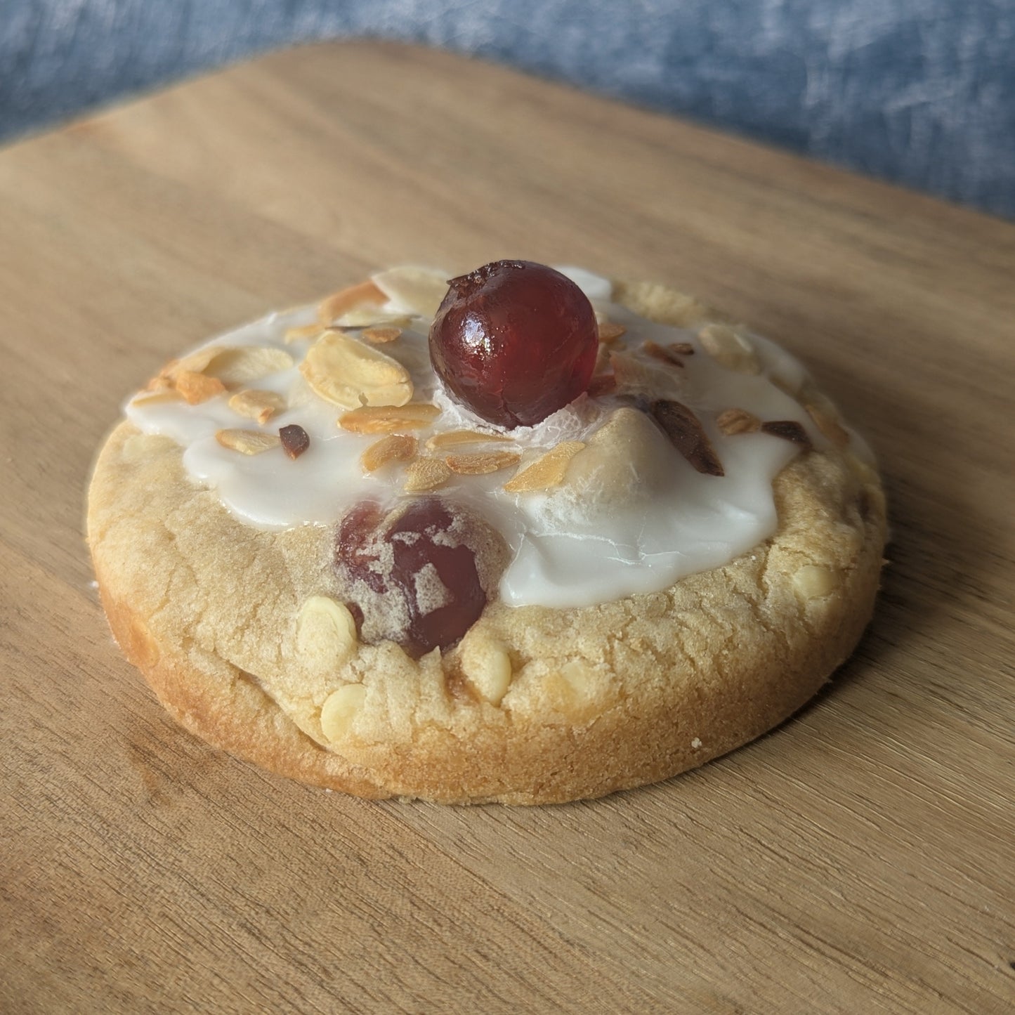 Deep Pan Bakewell Cookie