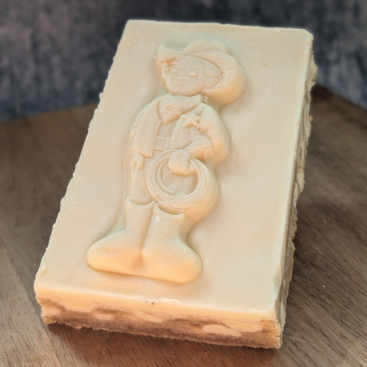 Cookir bar with white chocolate and milkybar topping